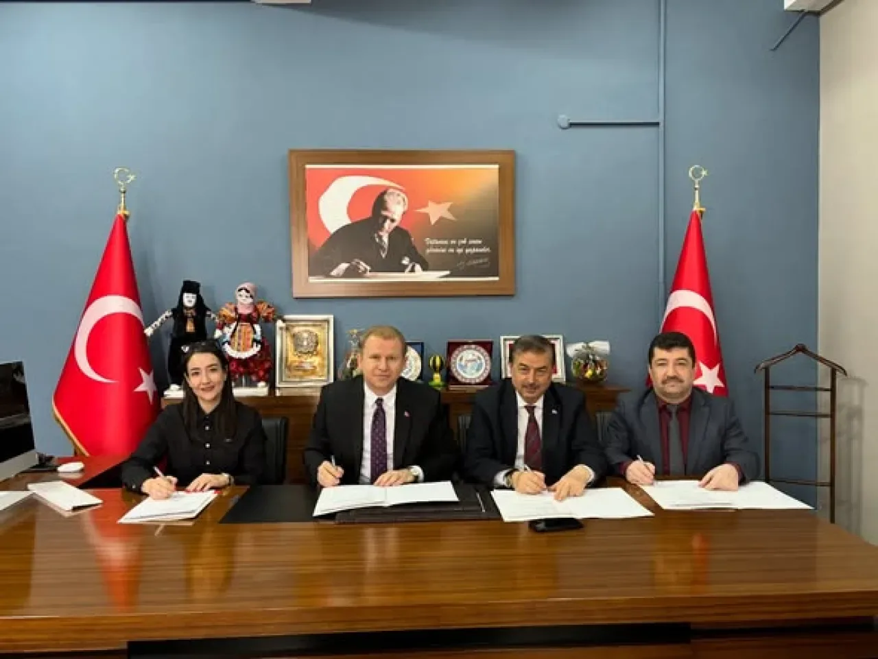 Yeşilhisar'da Eğitim İçin İş Birliği: Genç Zihinler Güçlü Yarınlar Projesi Başlıyor Yeşilhisar'da Eğitim İçin İş Birliği: Genç Zihinler Güçlü Yarınlar Projesi Başlıyor