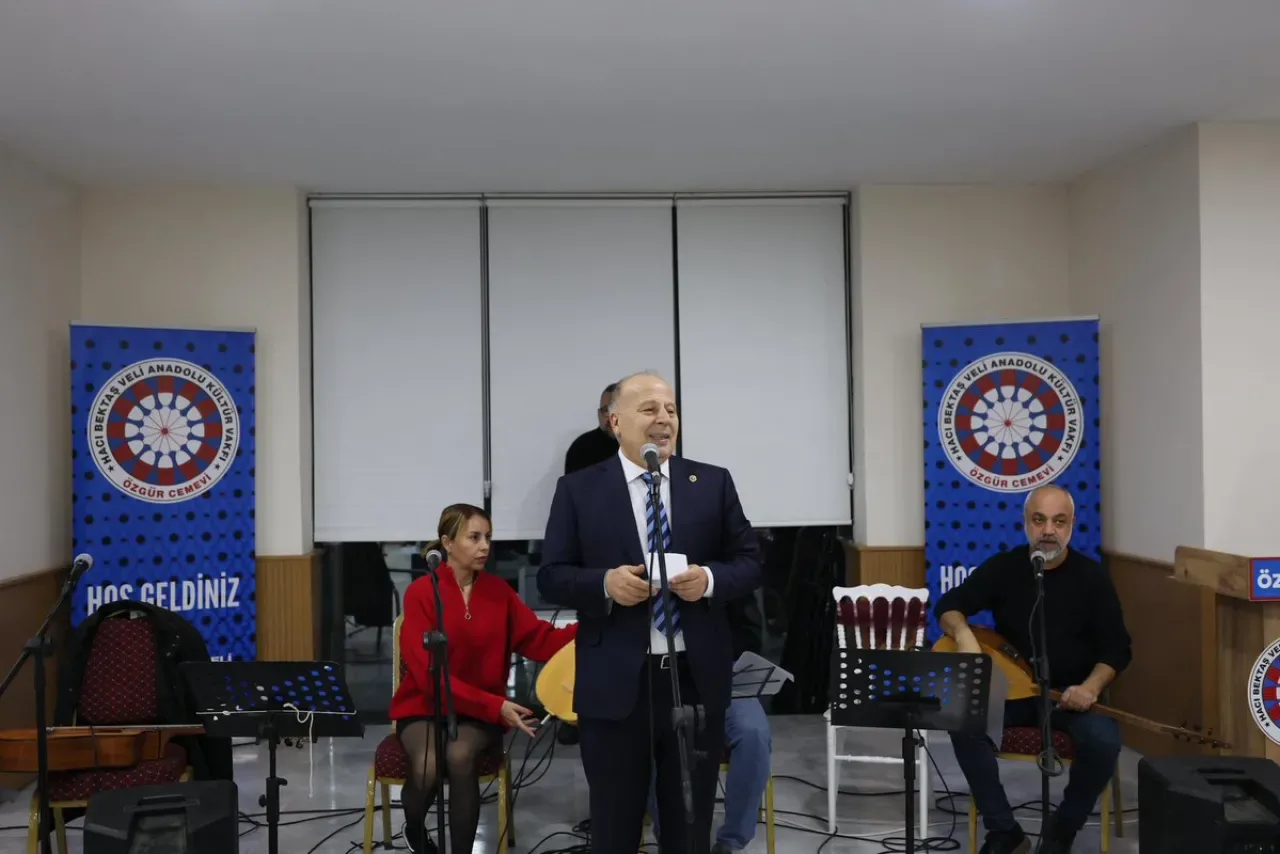 Ali Demirçalı, Yüreğir'de Dayanışma Yemeğinde Cemevi Üyeleriyle Buluştu Ali Demirçalı, Yüreğir'de Dayanışma Yemeğinde Cemevi Üyeleriyle Buluştu