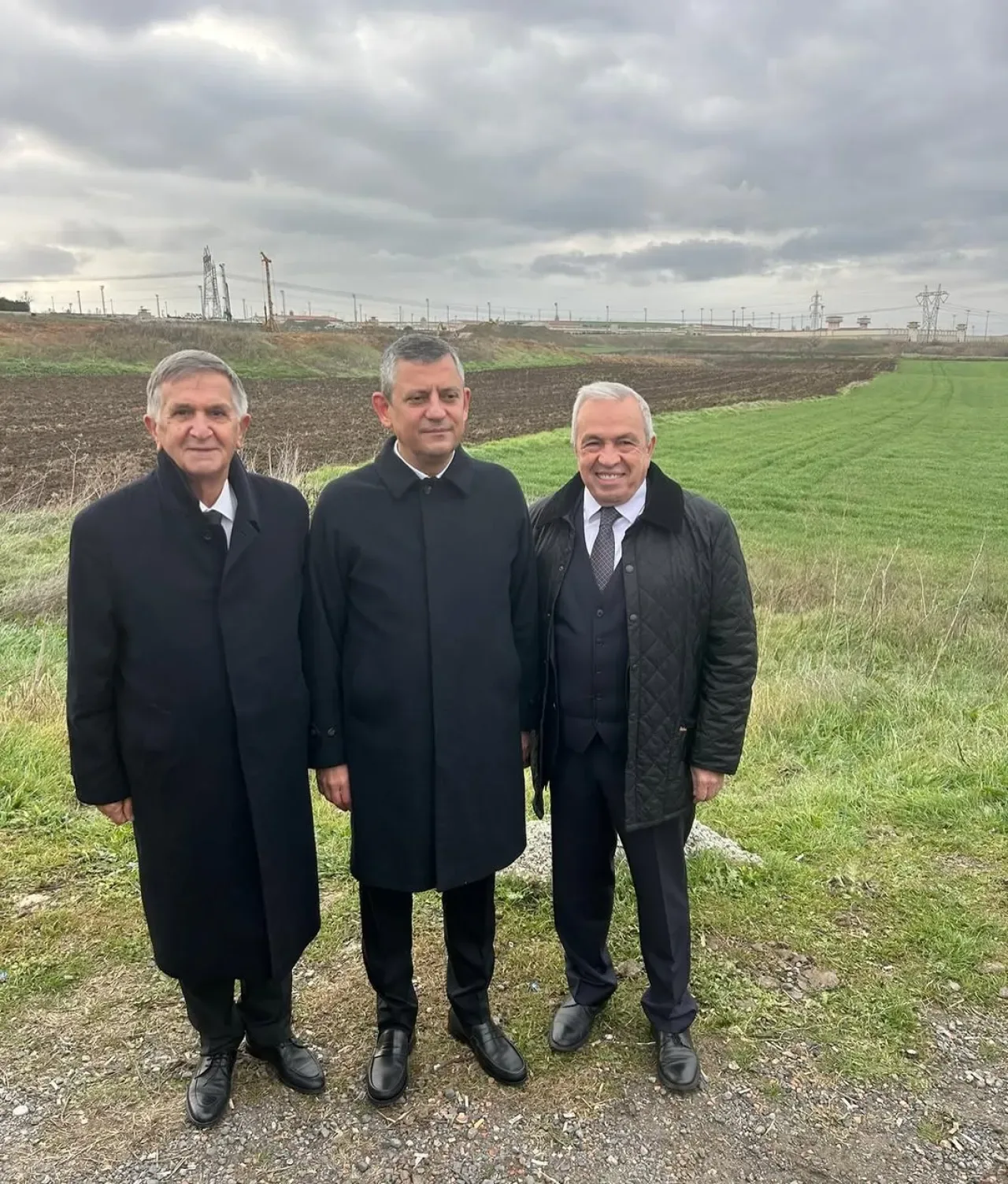 Özgür Özel, Silivri Ziyaretinde Tutuklu Yol Arkadaşlarıyla Dayanışma Mesajı Verdi Özgür Özel, Silivri Ziyaretinde Tutuklu Yol Arkadaşlarıyla Dayanışma Mesajı Verdi