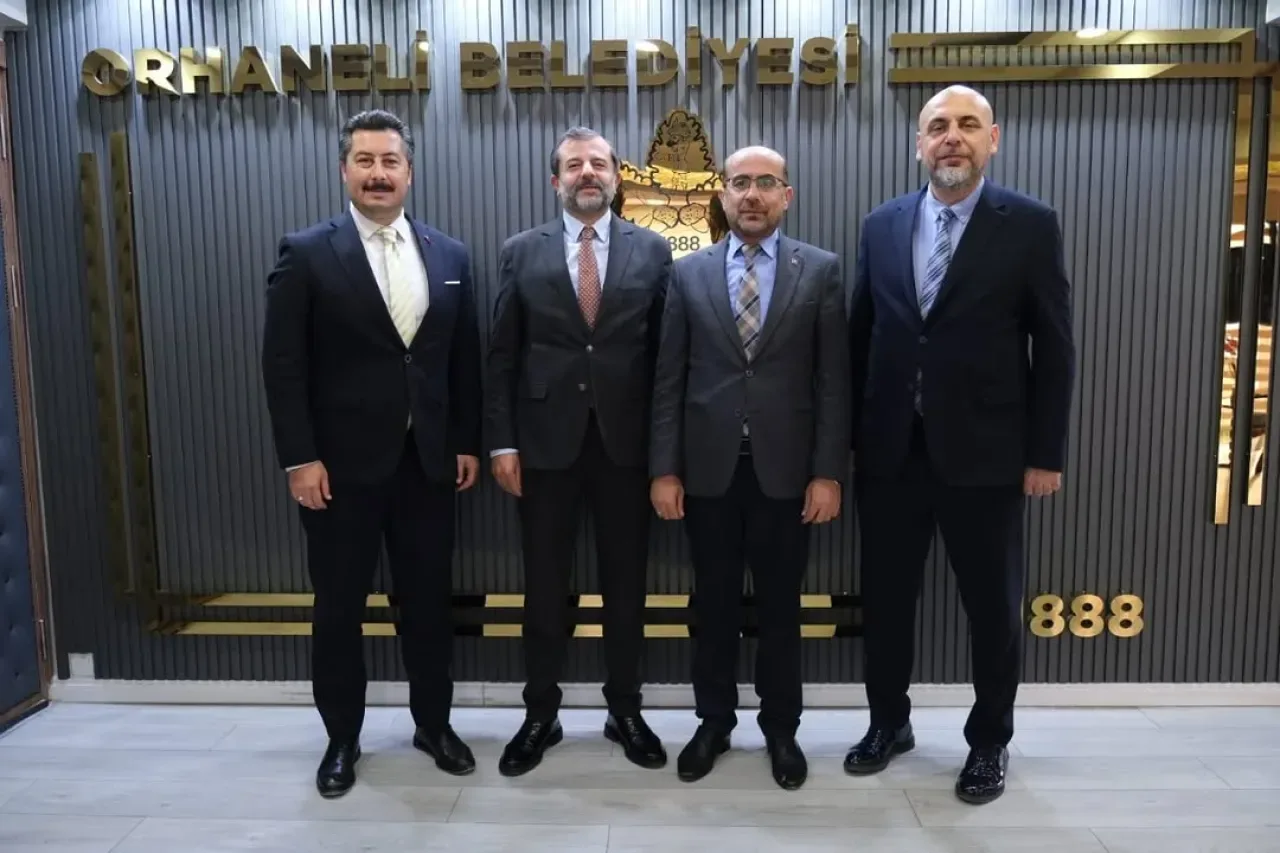 Bursa'da Belediye Başkanları Arasında İş Birliği Ziyareti Bursa'da Belediye Başkanları Arasında İş Birliği Ziyareti
