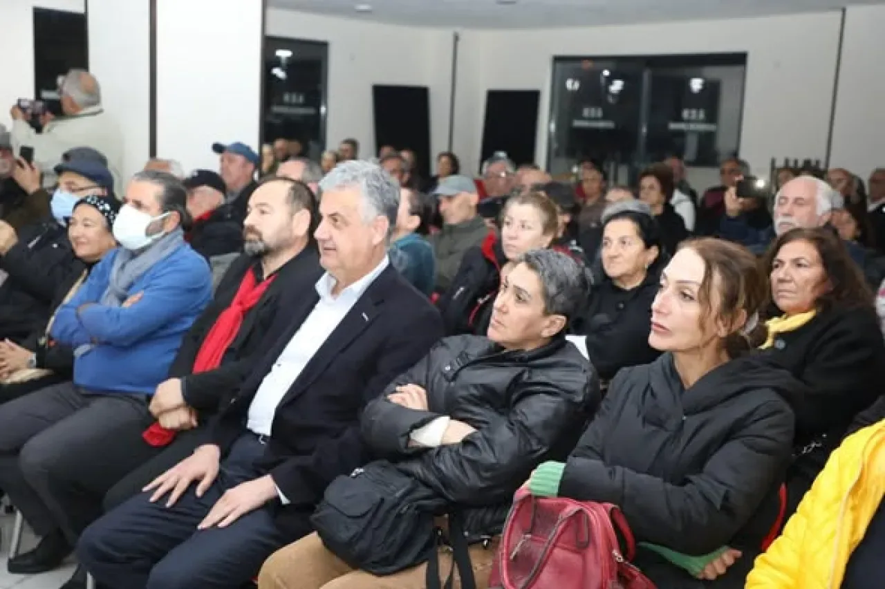 Edremit'te Maraş Katliamı'nın 47. Yılı Hüzünle Anıldı Edremit'te Maraş Katliamı'nın 47. Yılı Hüzünle Anıldı