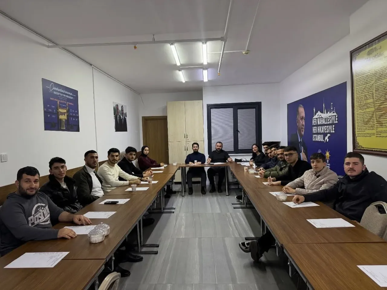AK Gençlik Avcılar'da Lider Hasan Bahsi Başkanlığında Toplantı Gerçekleştirildi AK Gençlik Avcılar'da Lider Hasan Bahsi Başkanlığında Toplantı Gerçekleştirildi