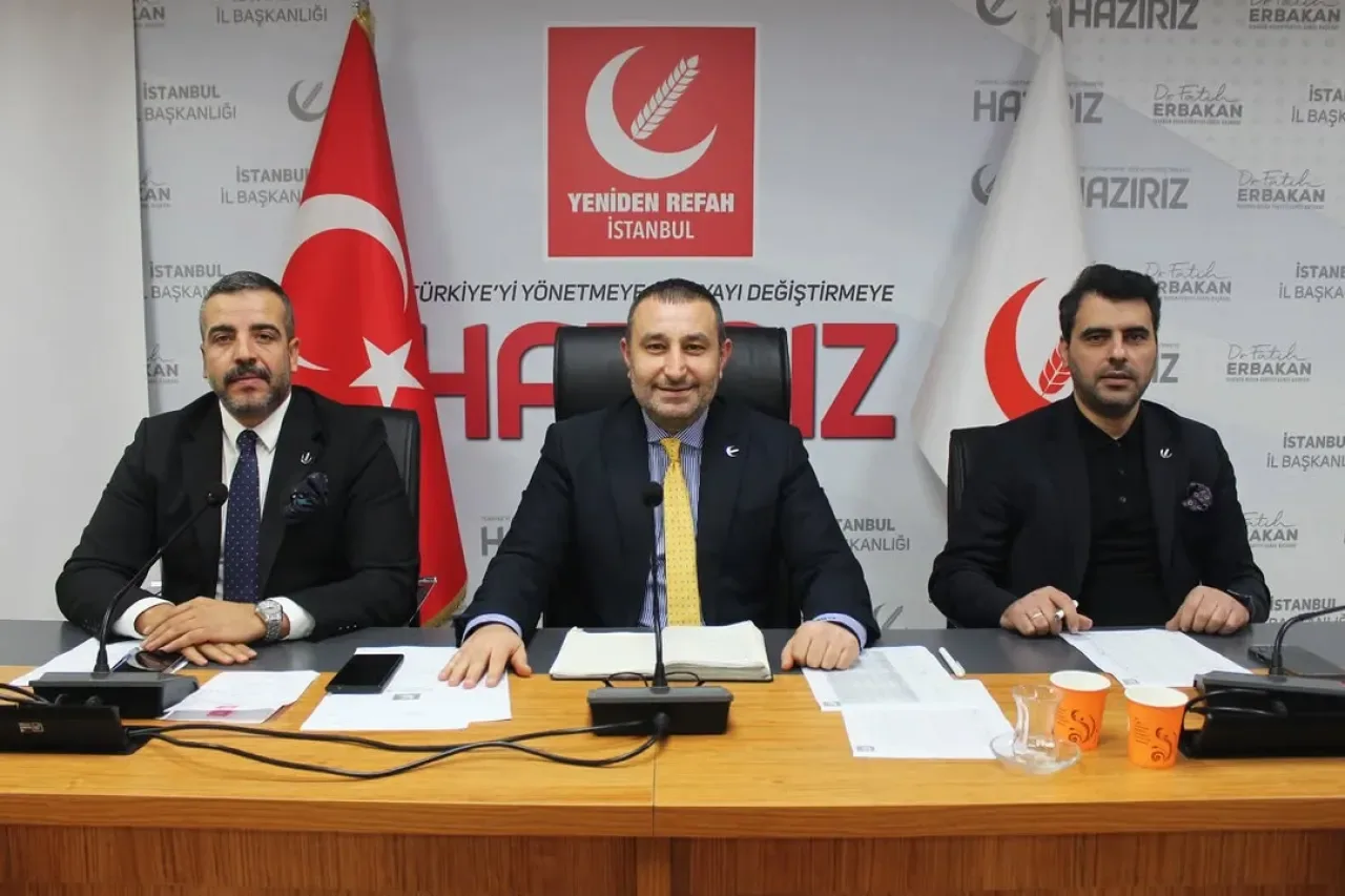 Yeniden Refah Partisi'nden İstanbul İlçe Başkanları İle Strateji Toplantısı Yeniden Refah Partisi'nden İstanbul İlçe Başkanları İle Strateji Toplantısı