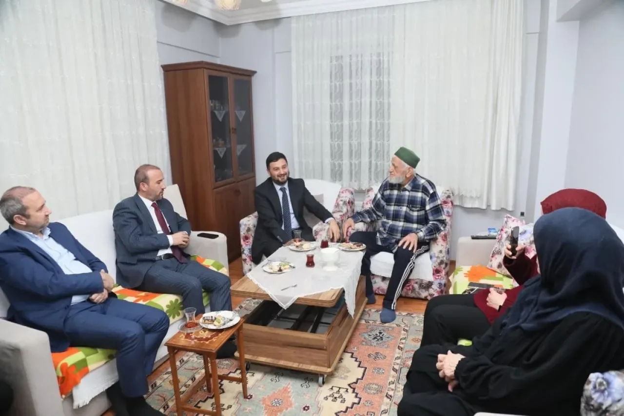 Başkan Öztekin, Mahalle Ziyaretlerini Sürdürüyor Başkan Öztekin, Mahalle Ziyaretlerini Sürdürüyor