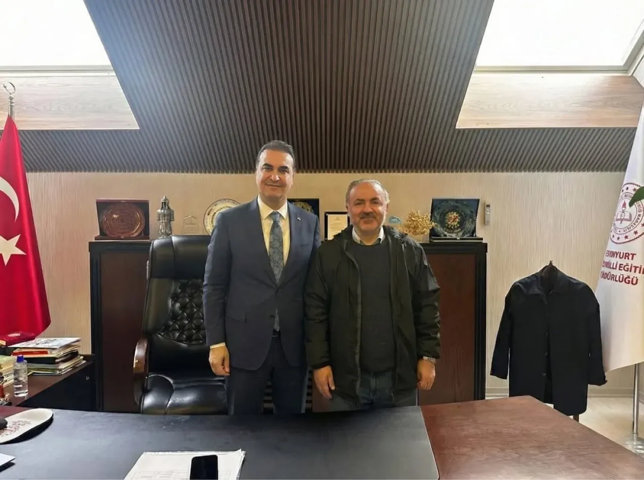 Esenyurt'ta Duygusal Öğretmen-Müdür Buluşması Esenyurt'ta Duygusal Öğretmen-Müdür Buluşması