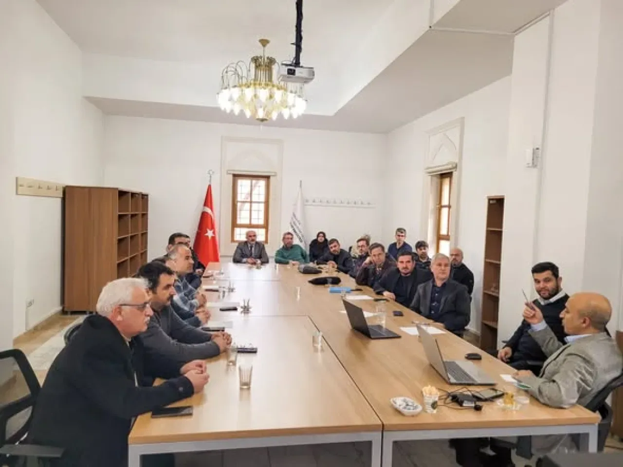 Üniversitede Hakikat Şiirin Diliyle Anlatıldı: Akıl, İnanç ve Şiir Buluşması Üniversitede Hakikat Şiirin Diliyle Anlatıldı: Akıl, İnanç ve Şiir Buluşması