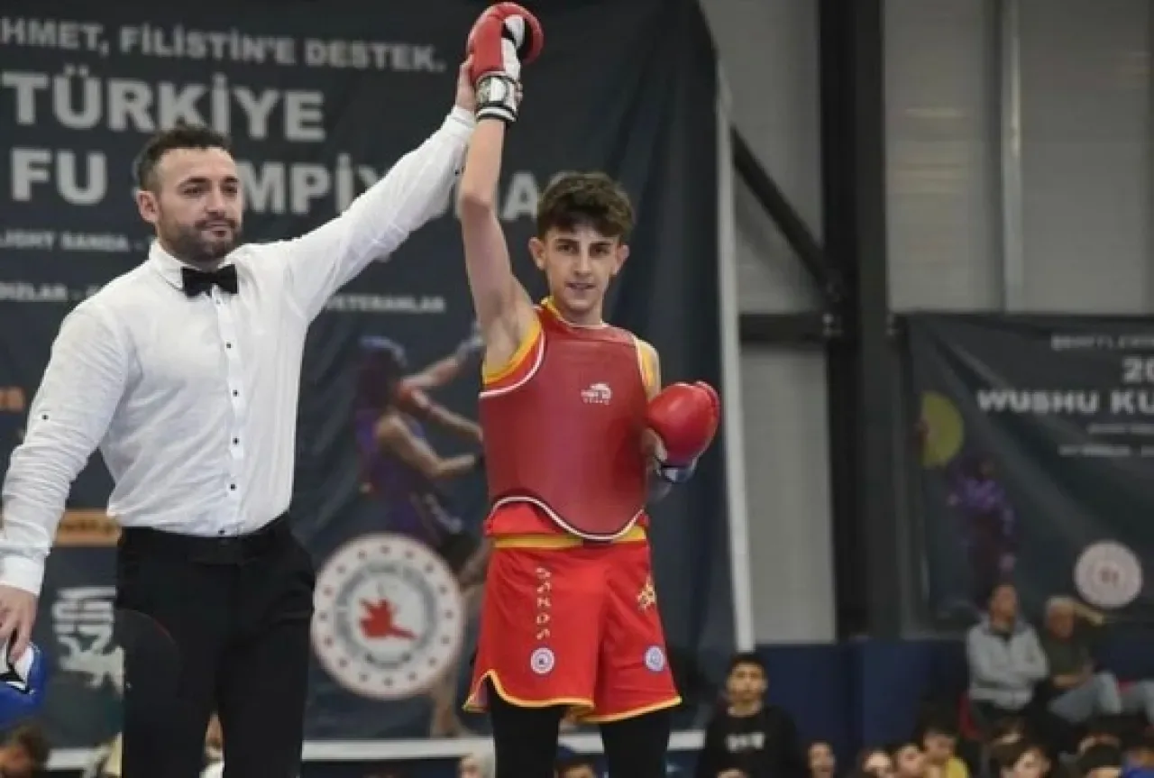 Esenyurtlu Öğrenci Ensar Turaç Kukula, Wushu Kung Fu'da Türkiye Şampiyonu Oldu Esenyurtlu Öğrenci Ensar Turaç Kukula, Wushu Kung Fu'da Türkiye Şampiyonu Oldu