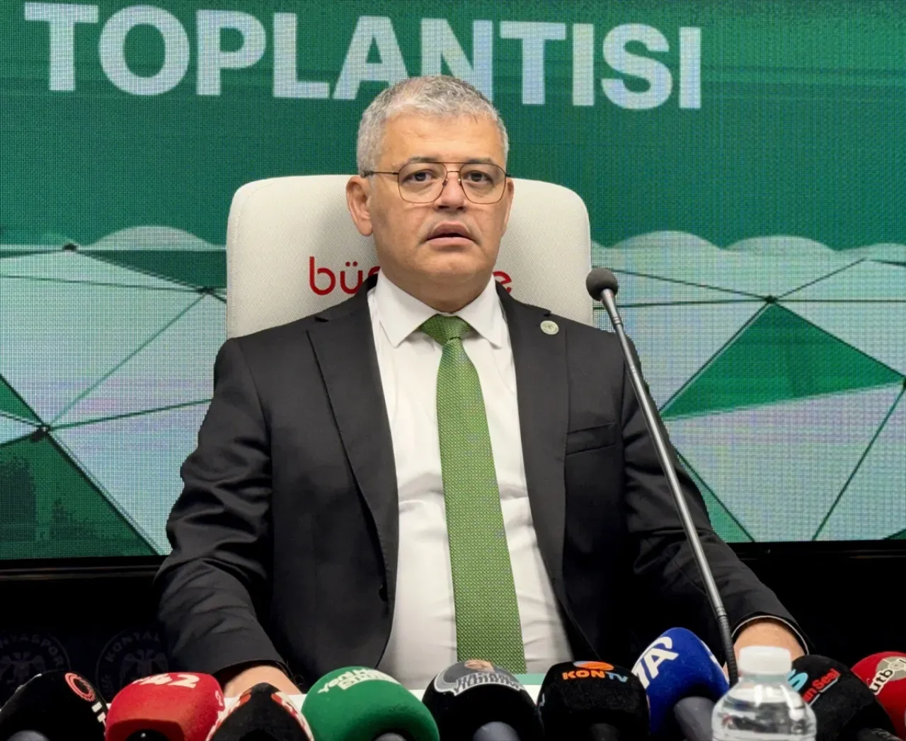 Konyaspor'un Borç Raporu: Sezon Sonu Tahmini 2.4 Milyar Lira Konyaspor'un Borç Raporu: Sezon Sonu Tahmini 2.4 Milyar Lira