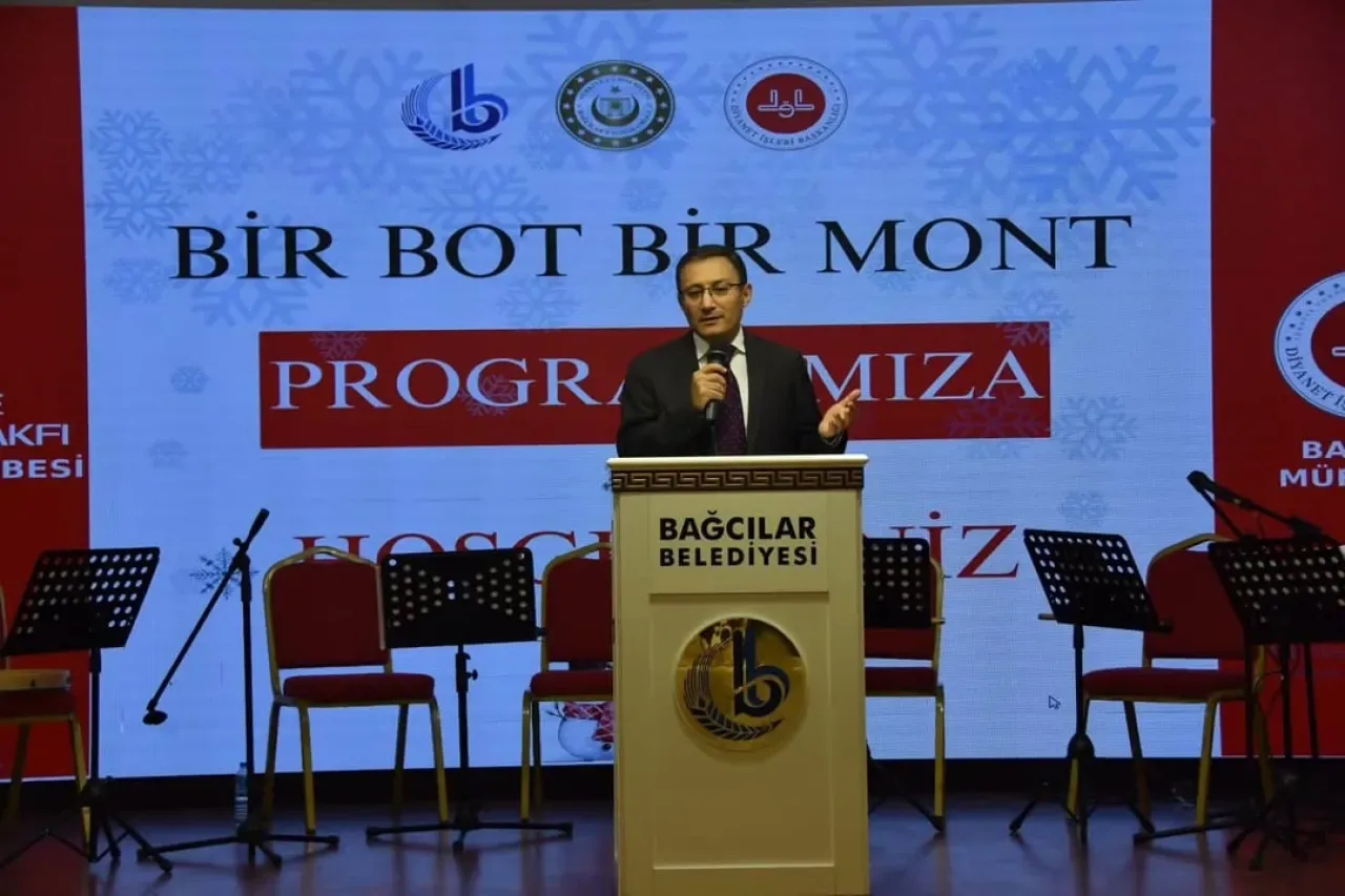 Bağcılar'da "Bir Bot Bir Mont" Projesi ile Yetim Çocuklara Kış Desteği Bağcılar'da "Bir Bot Bir Mont" Projesi ile Yetim Çocuklara Kış Desteği