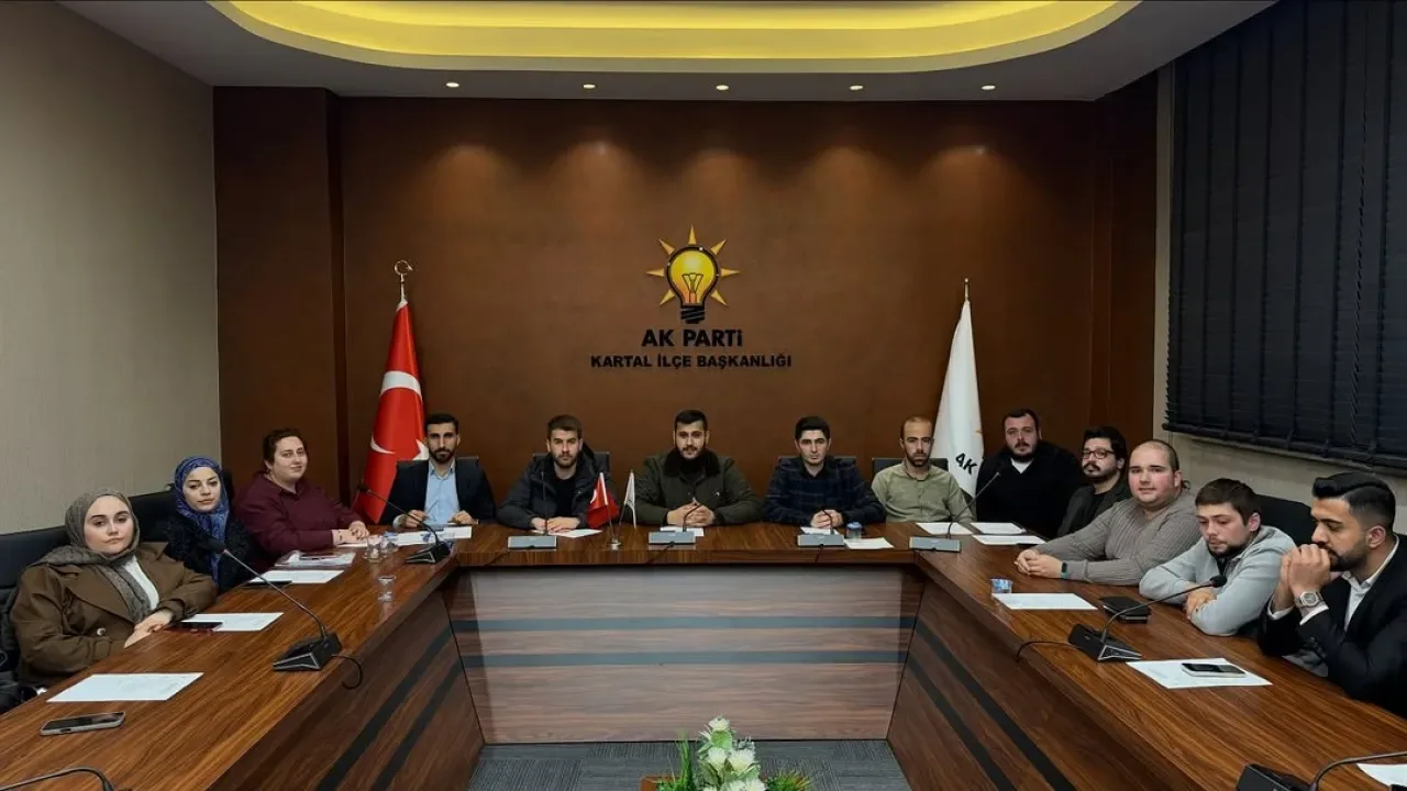 AK Parti Kartal Gençlik Kolları'ndan Önemli Toplantı AK Parti Kartal Gençlik Kolları'ndan Önemli Toplantı