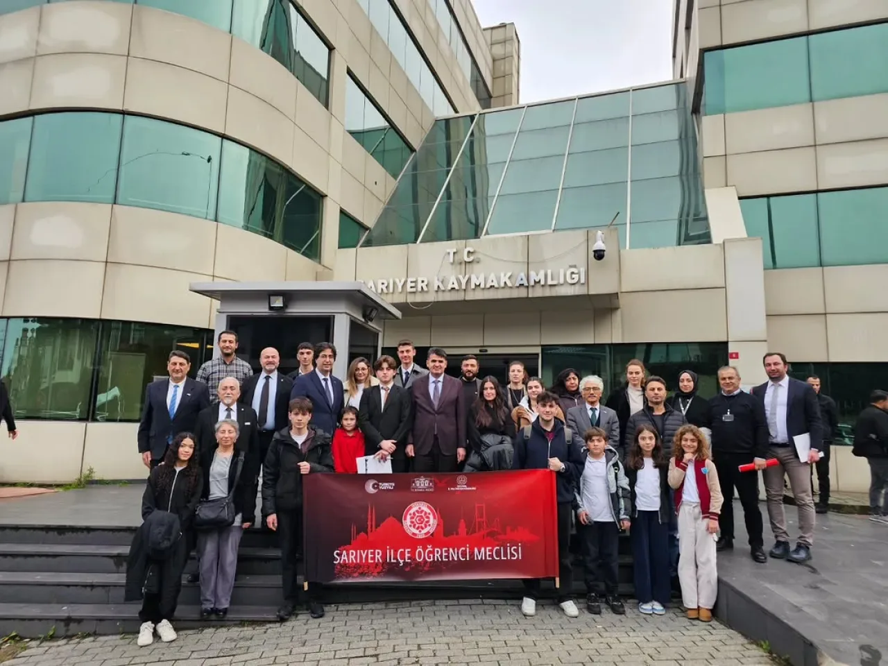 Sarıyer'de Öğrencilerin Sesi Yönetimde: İlçe Öğrenci Meclisi Toplantısı Yapıldı Sarıyer'de Öğrencilerin Sesi Yönetimde: İlçe Öğrenci Meclisi Toplantısı Yapıldı