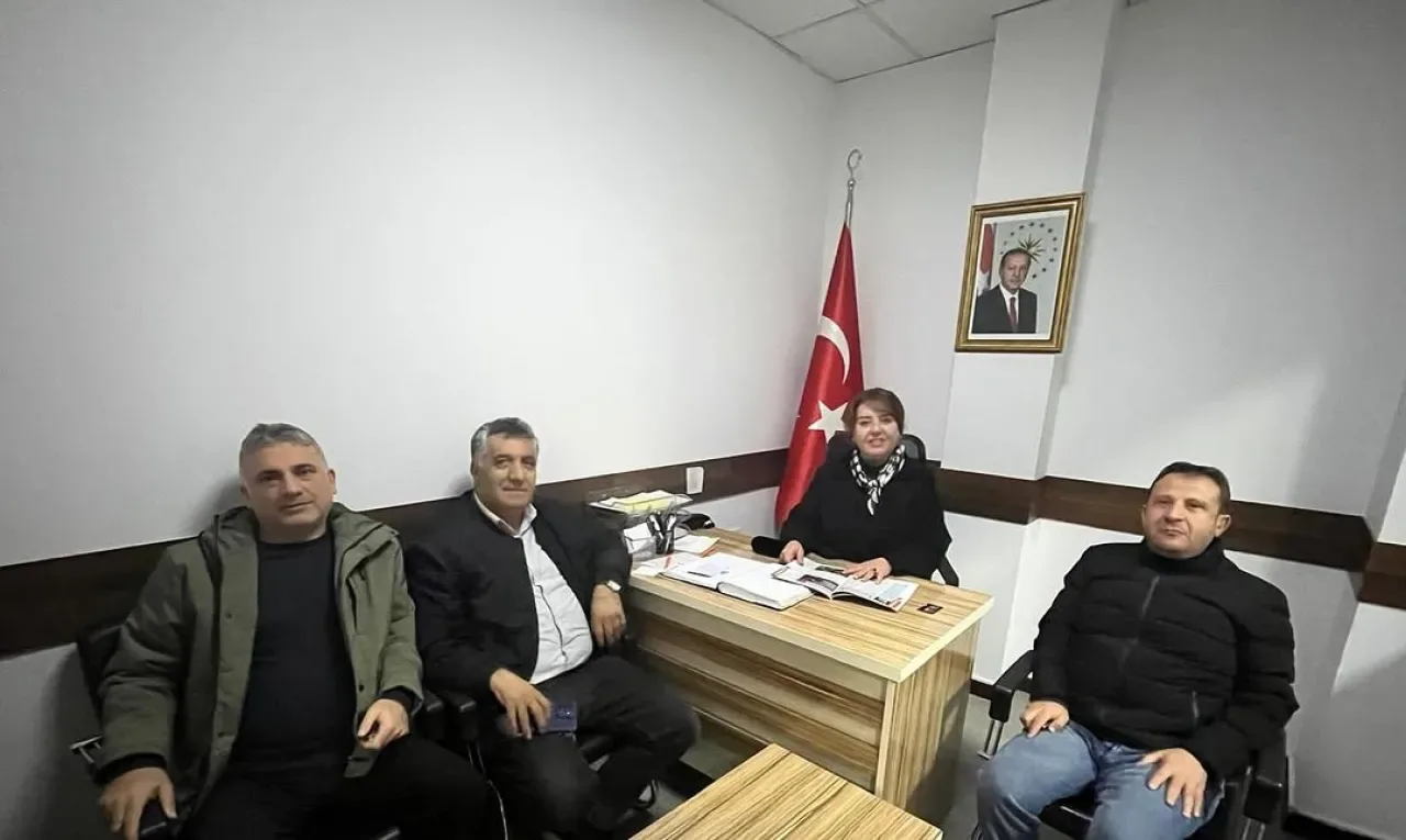 AK Parti Yenimahalle'de AR-GE ve Eğitim Birimi Harekete Geçti AK Parti Yenimahalle'de AR-GE ve Eğitim Birimi Harekete Geçti