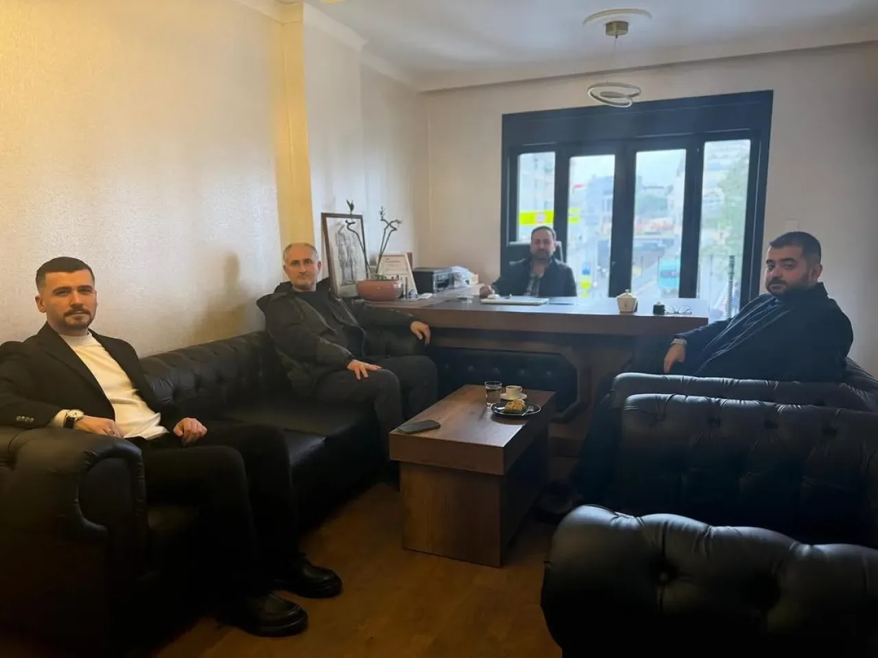 MHP Maltepe'den Komşu Ziyareti: "Derdin Derdimizdir" MHP Maltepe'den Komşu Ziyareti: "Derdin Derdimizdir"