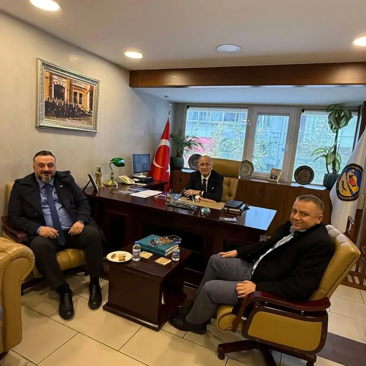 AK Parti Maltepe İlçe Başkanı'ndan Kooperatif Başkanı'na Ziyaret AK Parti Maltepe İlçe Başkanı'ndan Kooperatif Başkanı'na Ziyaret