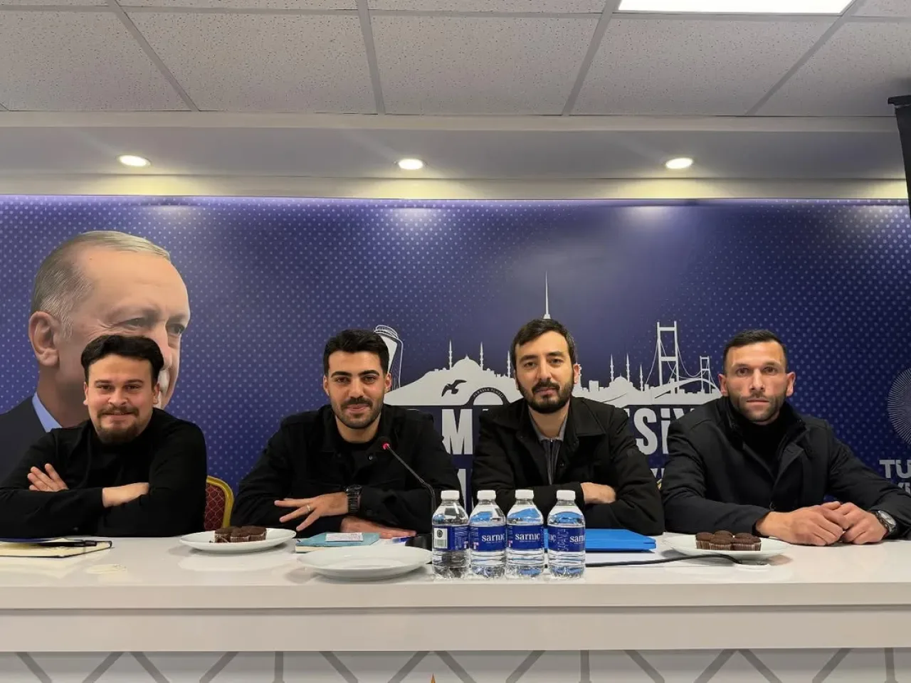 AK Gençlik Maltepe'de Haftalık Olağan Toplantı Gerçekleştirildi AK Gençlik Maltepe'de Haftalık Olağan Toplantı Gerçekleştirildi