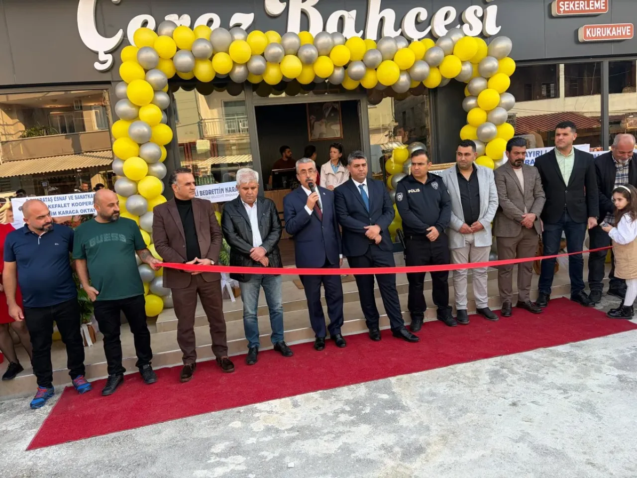 Karataş'a Yeni Bir Lezzet Durağı: Çerez Bahçesi Açıldı Karataş'a Yeni Bir Lezzet Durağı: Çerez Bahçesi Açıldı