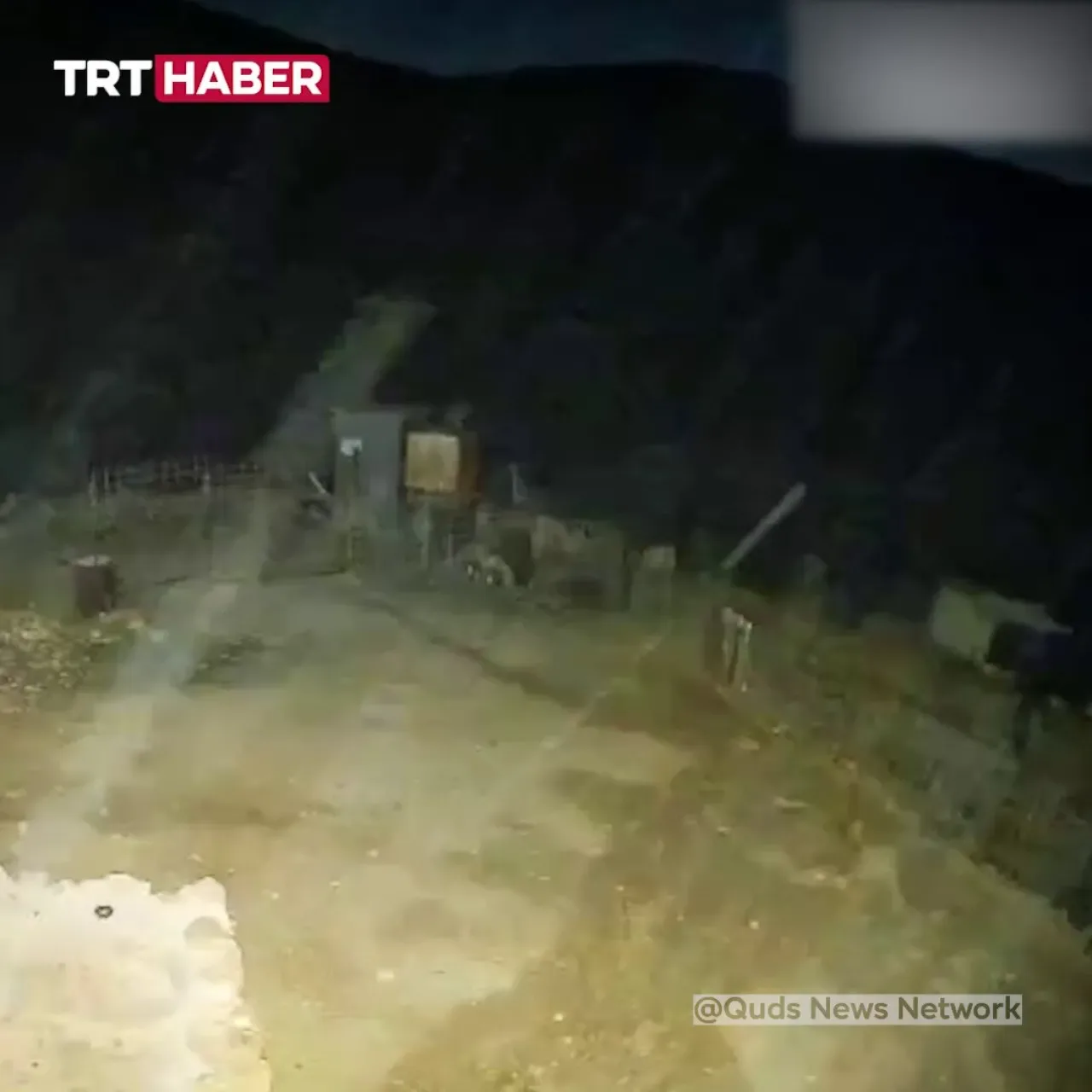 Batı Şeria'da Ev Taşlama Saldırısı: İsrailli Grup Kaçtı Batı Şeria'da Ev Taşlama Saldırısı: İsrailli Grup Kaçtı