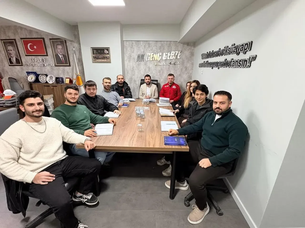 AK GENÇ GEBZE, Haftalık Olağan Toplantısını Gerçekleştirdi AK GENÇ GEBZE, Haftalık Olağan Toplantısını Gerçekleştirdi