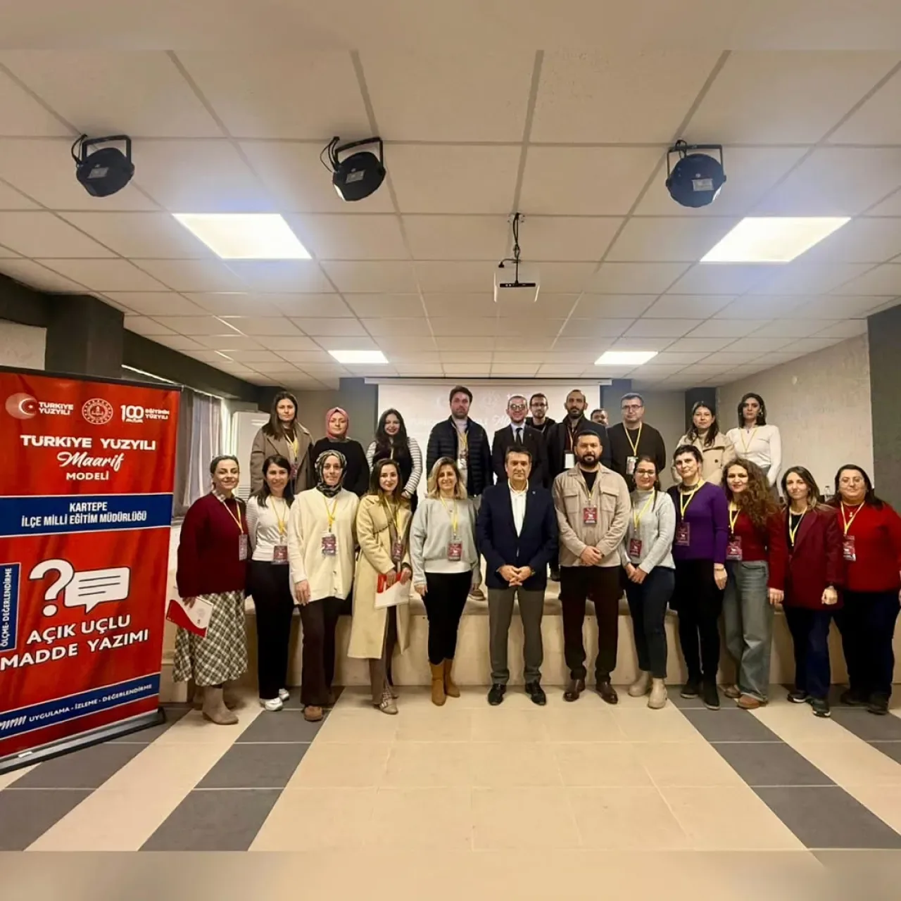 Kartepe'de Öğretmenlere Açık Uçlu Madde Yazma Semineri Kartepe'de Öğretmenlere Açık Uçlu Madde Yazma Semineri