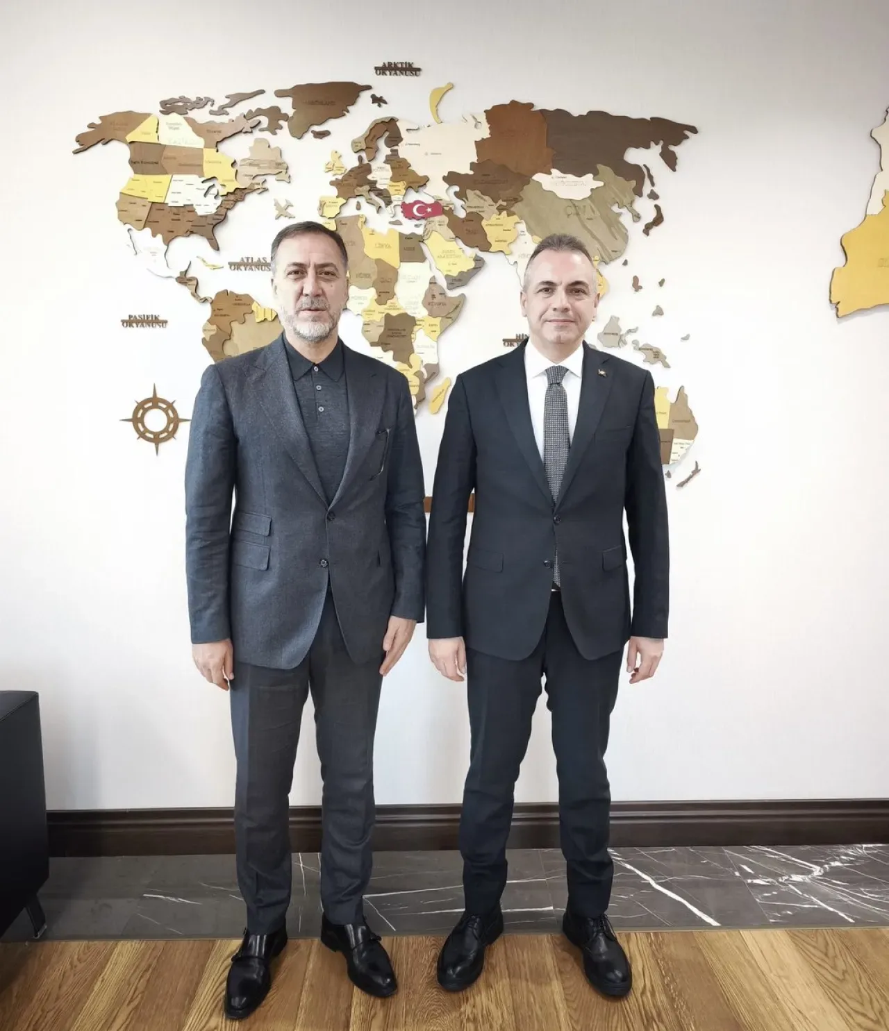 Silivri Belediye Başkanı Volkan Yılmaz, İstanbul Çevre Müdürü Malik Ejder Batur'u Ziyaret Etti Silivri Belediye Başkanı Volkan Yılmaz, İstanbul Çevre Müdürü Malik Ejder Batur'u Ziyaret Etti