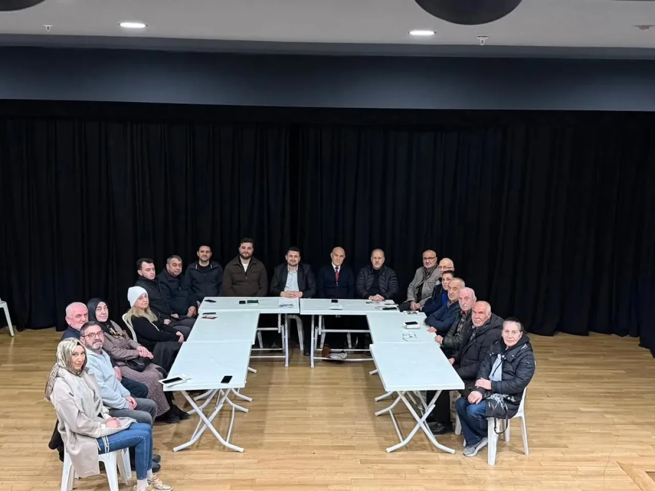 AK Parti Bahçelievler'de Mahalle Toplantıları İle Yerel Dinamikler Güçlendiriliyor AK Parti Bahçelievler'de Mahalle Toplantıları İle Yerel Dinamikler Güçlendiriliyor