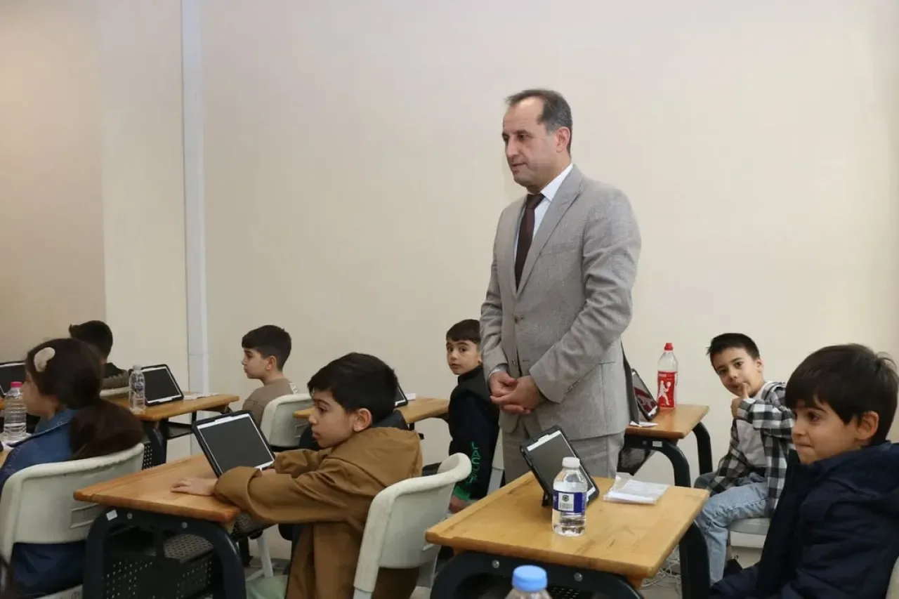 Tuzla'da BİLSEM Sınavları Yoğun Katılımla Sürüyor Tuzla'da BİLSEM Sınavları Yoğun Katılımla Sürüyor