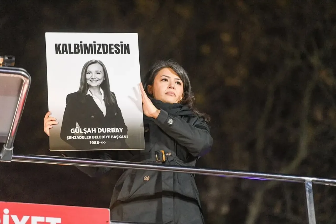 CHP'li Kadınlar Kağıthane'de "Adalet" İçin Meydanlarda CHP'li Kadınlar Kağıthane'de "Adalet" İçin Meydanlarda