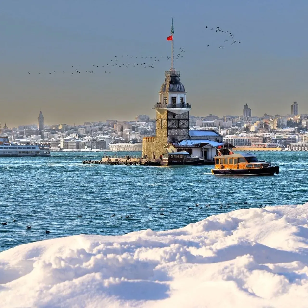 İstanbul'da Cumartesi Günü Kar Yağışı Bekleniyor: Ulaşımda Aksamalar Olabilir İstanbul'da Cumartesi Günü Kar Yağışı Bekleniyor: Ulaşımda Aksamalar Olabilir
