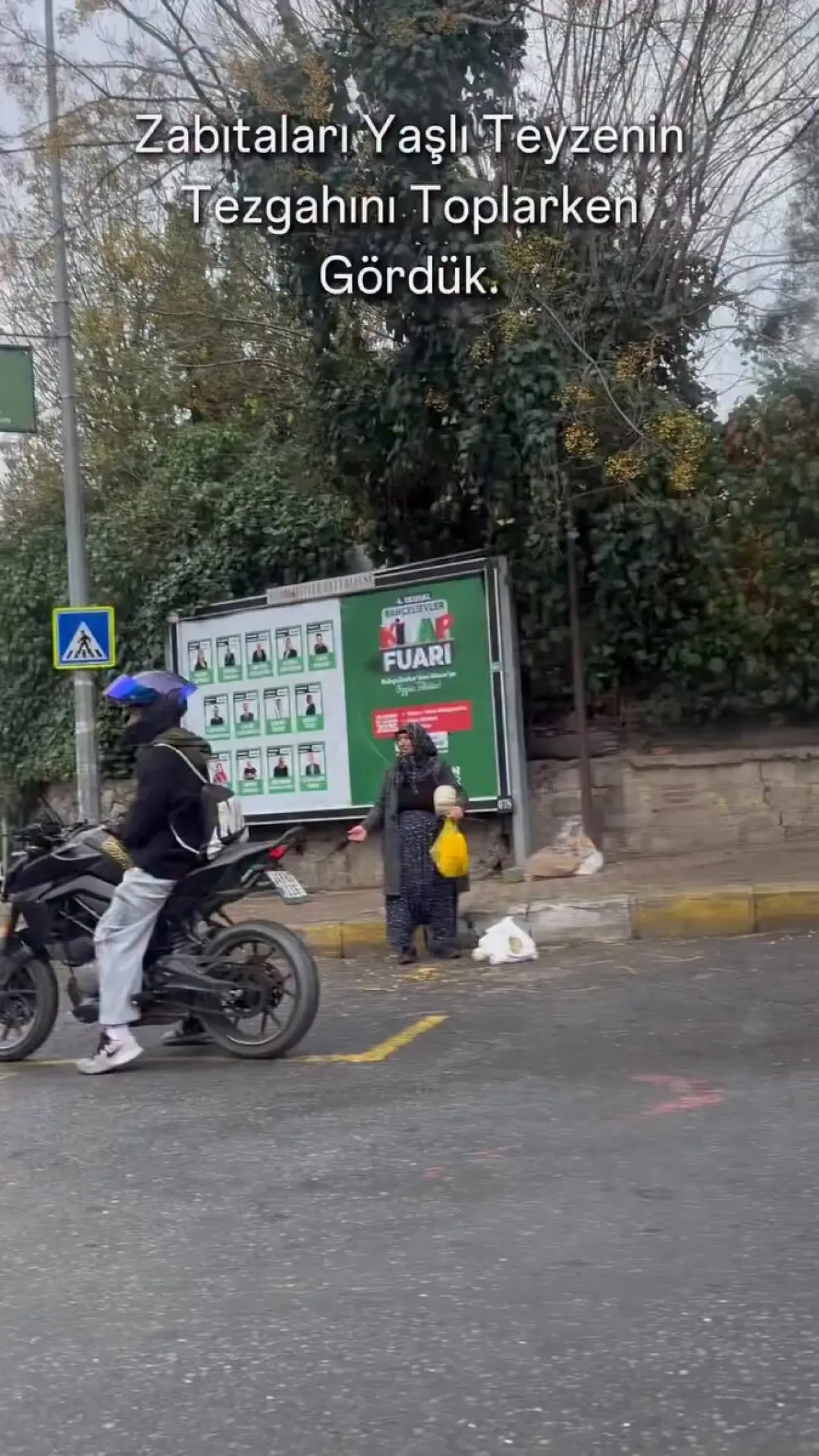 Belediyenin El Koyduğu Yaşlı Tezgahtarın Zararını Vatandaş Üstlendi Belediyenin El Koyduğu Yaşlı Tezgahtarın Zararını Vatandaş Üstlendi