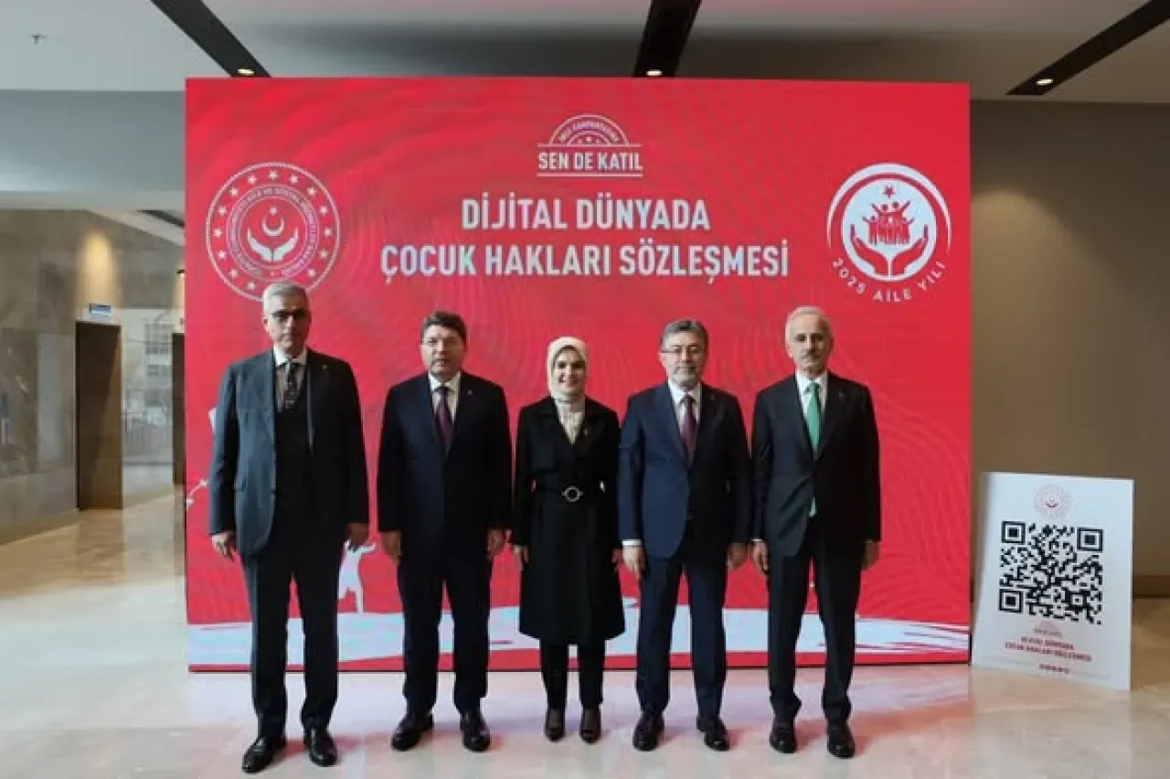 Çukurova Devlet Hastanesi'nden Çocukların Dijital Güvenliği İçin Anlamlı Adım Çukurova Devlet Hastanesi'nden Çocukların Dijital Güvenliği İçin Anlamlı Adım