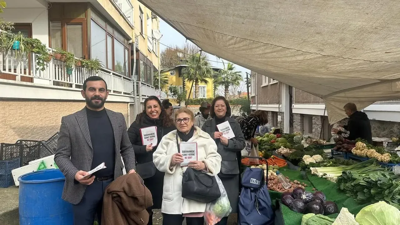 CHP Adalar İlçe Başkanı ve Meclis Üyelerinden Halkla Dayanışma Ziyareti: "Yoksulluğa ve Adaletsizliğe Karşı Durmayacağız" CHP Adalar İlçe Başkanı ve Meclis Üyelerinden Halkla Dayanışma Ziyareti: "Yoksulluğa ve Adaletsizliğe Karşı Durmayacağız"
