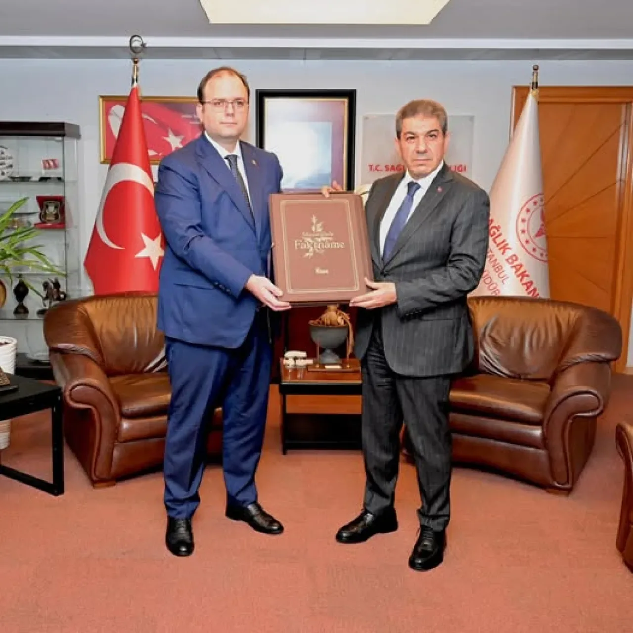Esenler Belediye Başkanı Tevfik Göksu, İstanbul İl Sağlık Müdürlüğü'nde Esenler Belediye Başkanı Tevfik Göksu, İstanbul İl Sağlık Müdürlüğü'nde