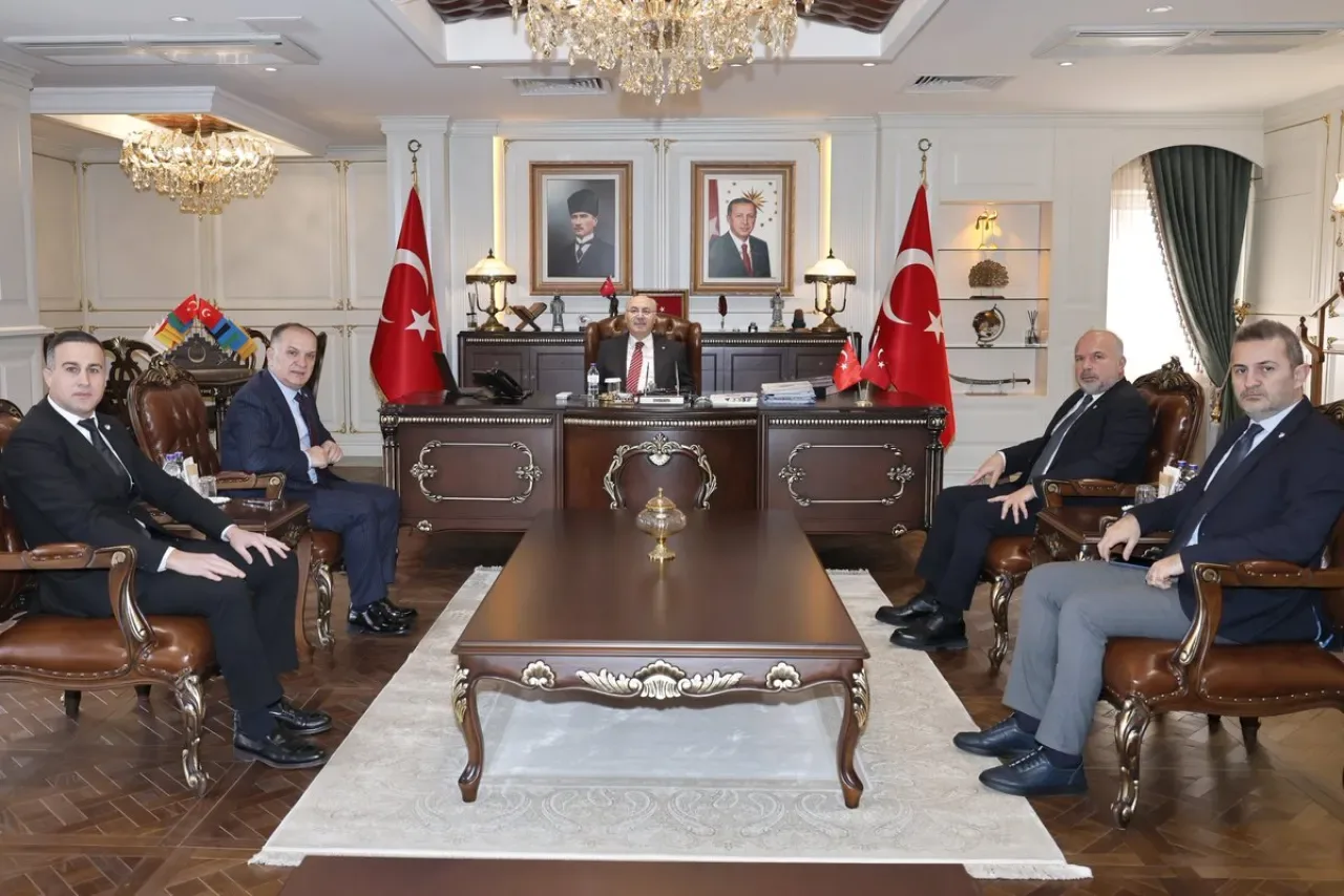 Adana Valisi, TFF Üst Düzey Yetkililerini Kabul Etti Adana Valisi, TFF Üst Düzey Yetkililerini Kabul Etti