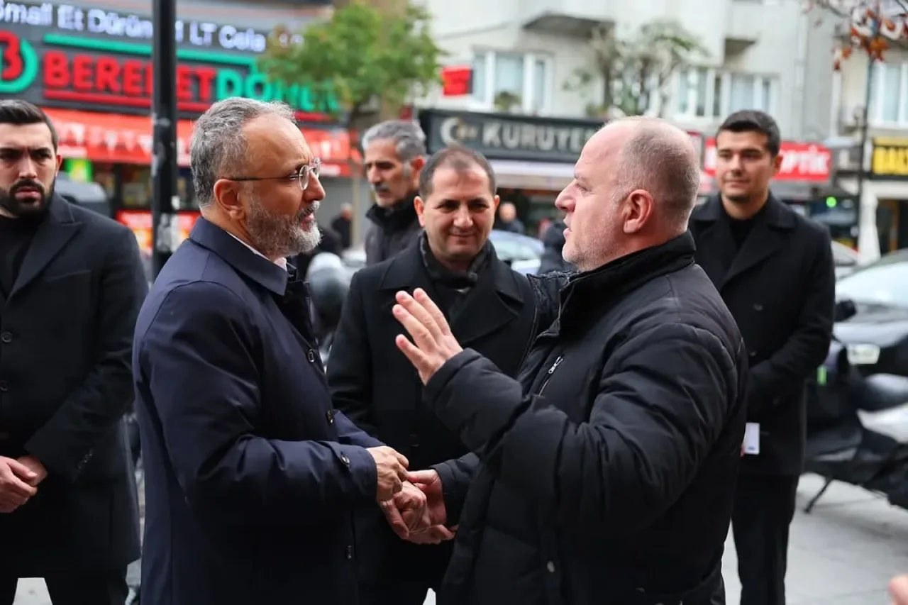 CHP'li Başkan Özmen, Alibeyköy Esnafının Taleplerini Dinledi CHP'li Başkan Özmen, Alibeyköy Esnafının Taleplerini Dinledi