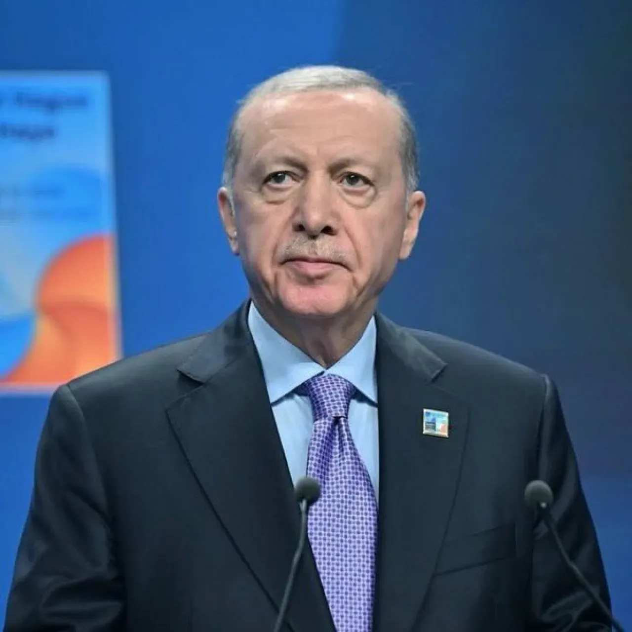 Erdoğan'dan "Gurbetçilere Hakaret" ve "Yabancılara Yönelik İkircikli Tutum" Eleştirisi Erdoğan'dan "Gurbetçilere Hakaret" ve "Yabancılara Yönelik İkircikli Tutum" Eleştirisi