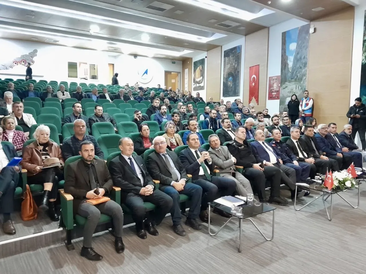 Seyhan'da Eğitim ve Yerel Yönetim İş Birliği İçin Kritik Toplantı Seyhan'da Eğitim ve Yerel Yönetim İş Birliği İçin Kritik Toplantı
