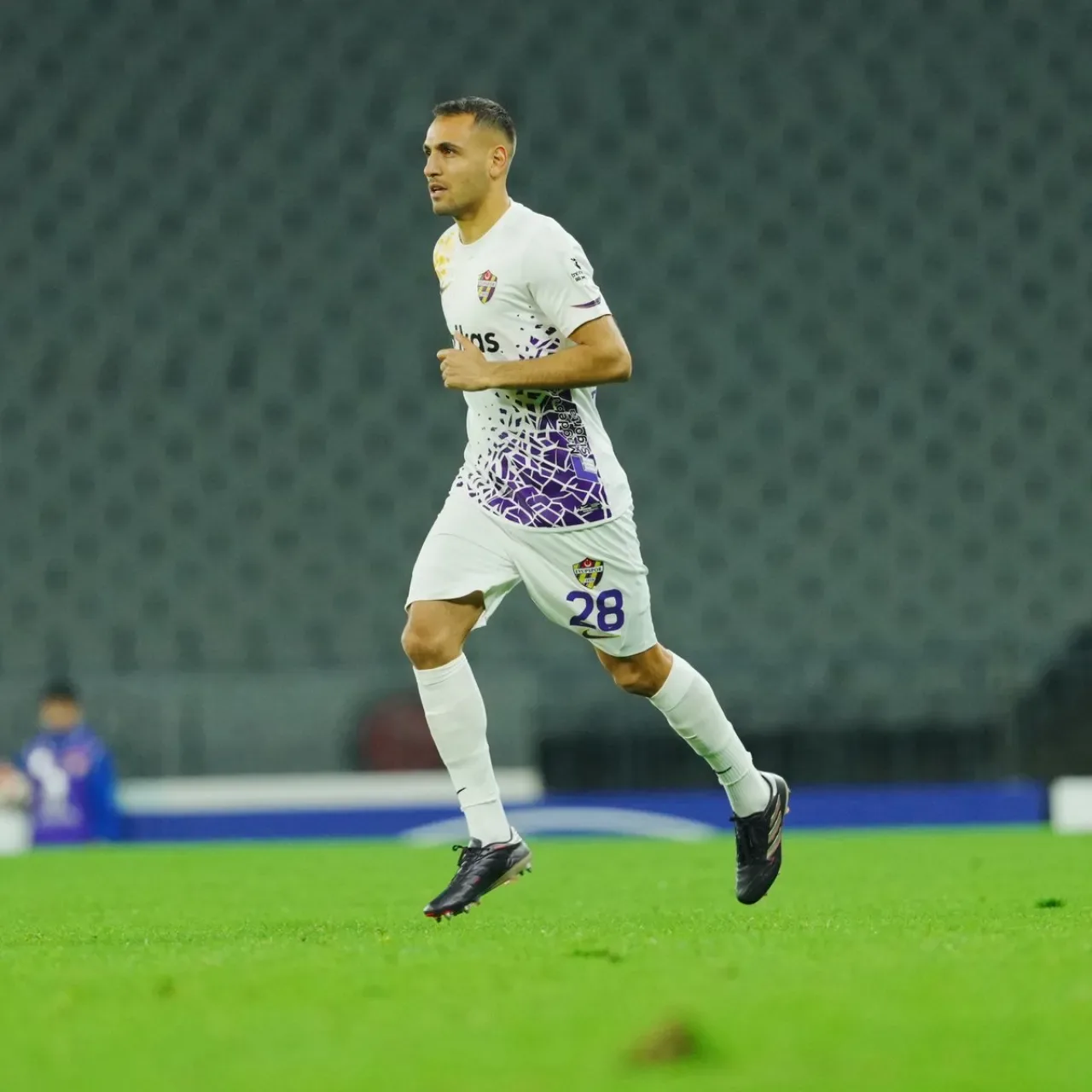Bursaspor, Eyüpspor'un Deneyimli Orta Sahası Taşkın İlter'i Transfer Etti Bursaspor, Eyüpspor'un Deneyimli Orta Sahası Taşkın İlter'i Transfer Etti