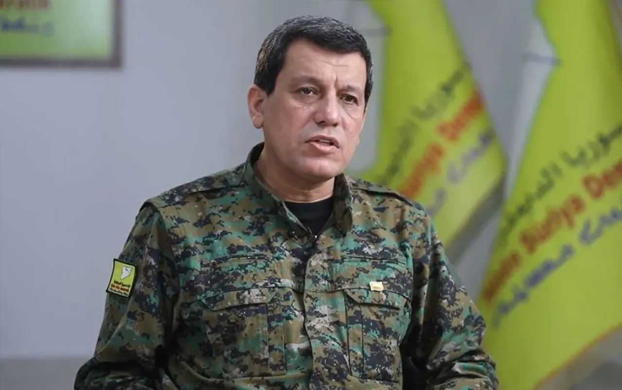 Kuzey Suriye'de Yeni Dönem: Mazlum Abdi, Şam ile Uzlaşma İçin Yol Haritasını Açıkladı Kuzey Suriye'de Yeni Dönem: Mazlum Abdi, Şam ile Uzlaşma İçin Yol Haritasını Açıkladı