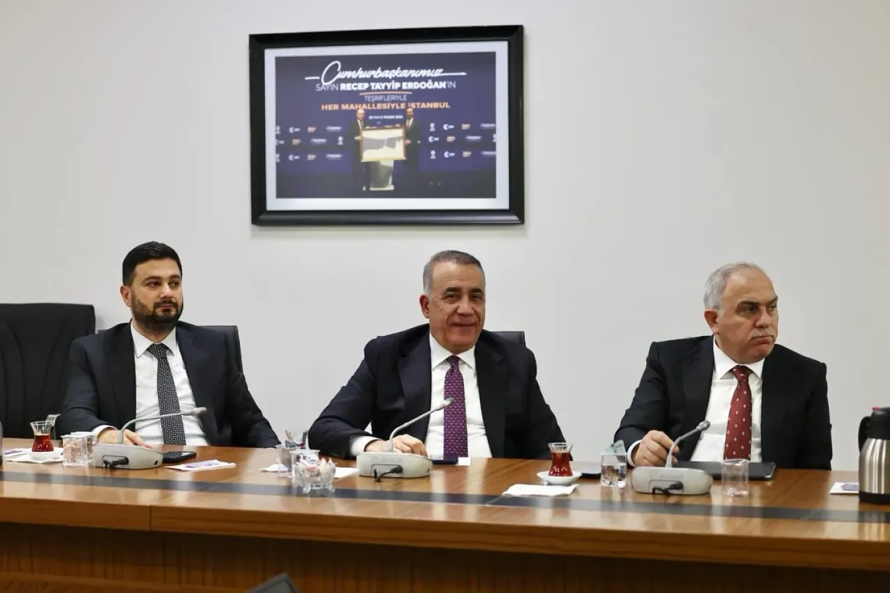 Sultangazi'de İstanbul İçin Ortak Akıl Toplantısı: Mahallelere Dokunan Hizmetler Konuşuldu Sultangazi'de İstanbul İçin Ortak Akıl Toplantısı: Mahallelere Dokunan Hizmetler Konuşuldu