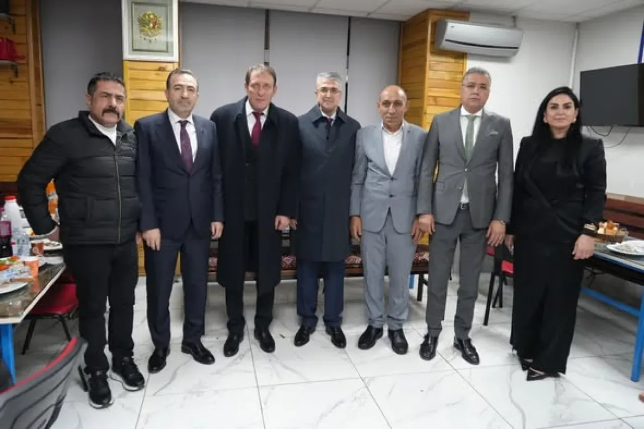 MHP Lideri Bahçeli'nin Selamıyla Ankara'da Sivil Toplum Buluşması MHP Lideri Bahçeli'nin Selamıyla Ankara'da Sivil Toplum Buluşması