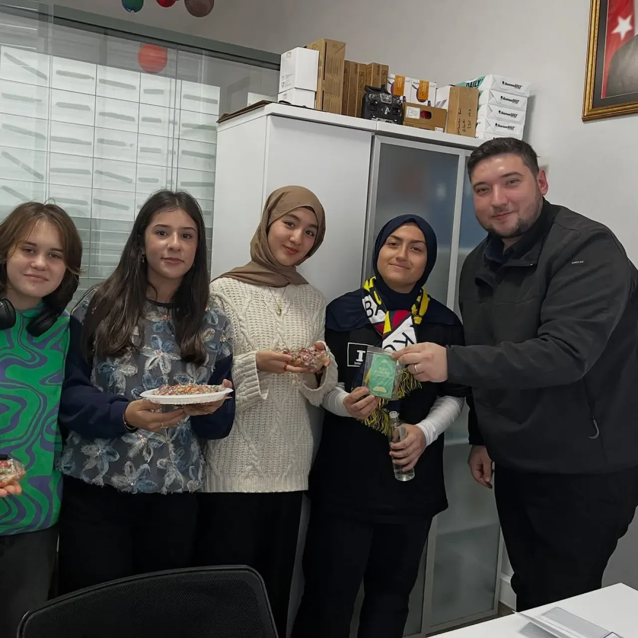 Zeytinburnu Gençlik Merkezi, Regaib Kandili'nde Yaşlıları Unutmadı Zeytinburnu Gençlik Merkezi, Regaib Kandili'nde Yaşlıları Unutmadı