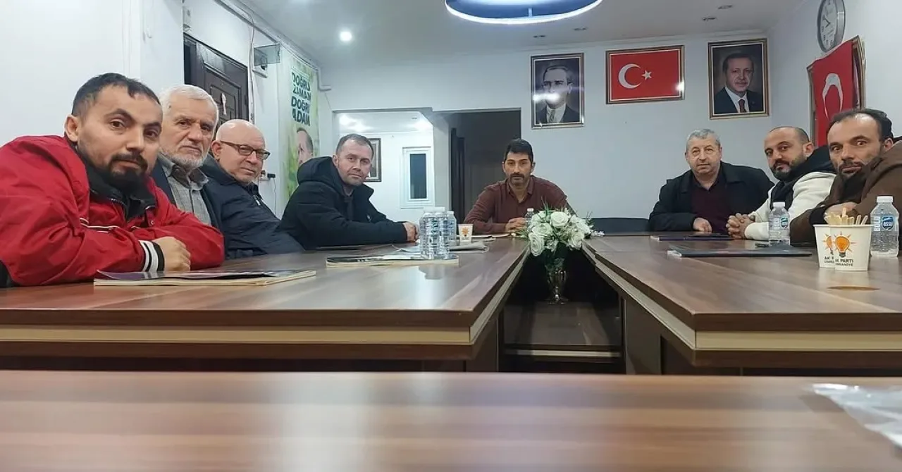 AK Parti Ümraniye'de Mahalle Toplantıları ile Sahada AK Parti Ümraniye'de Mahalle Toplantıları ile Sahada