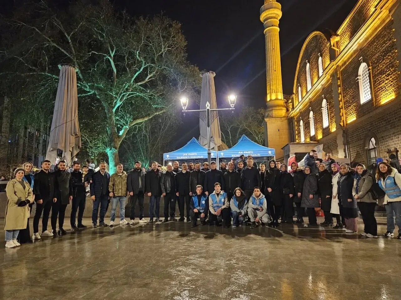 AK Partili İsmail Ok, Berat Kandili'nde Balıkesirlilerle Buluştu AK Partili İsmail Ok, Berat Kandili'nde Balıkesirlilerle Buluştu
