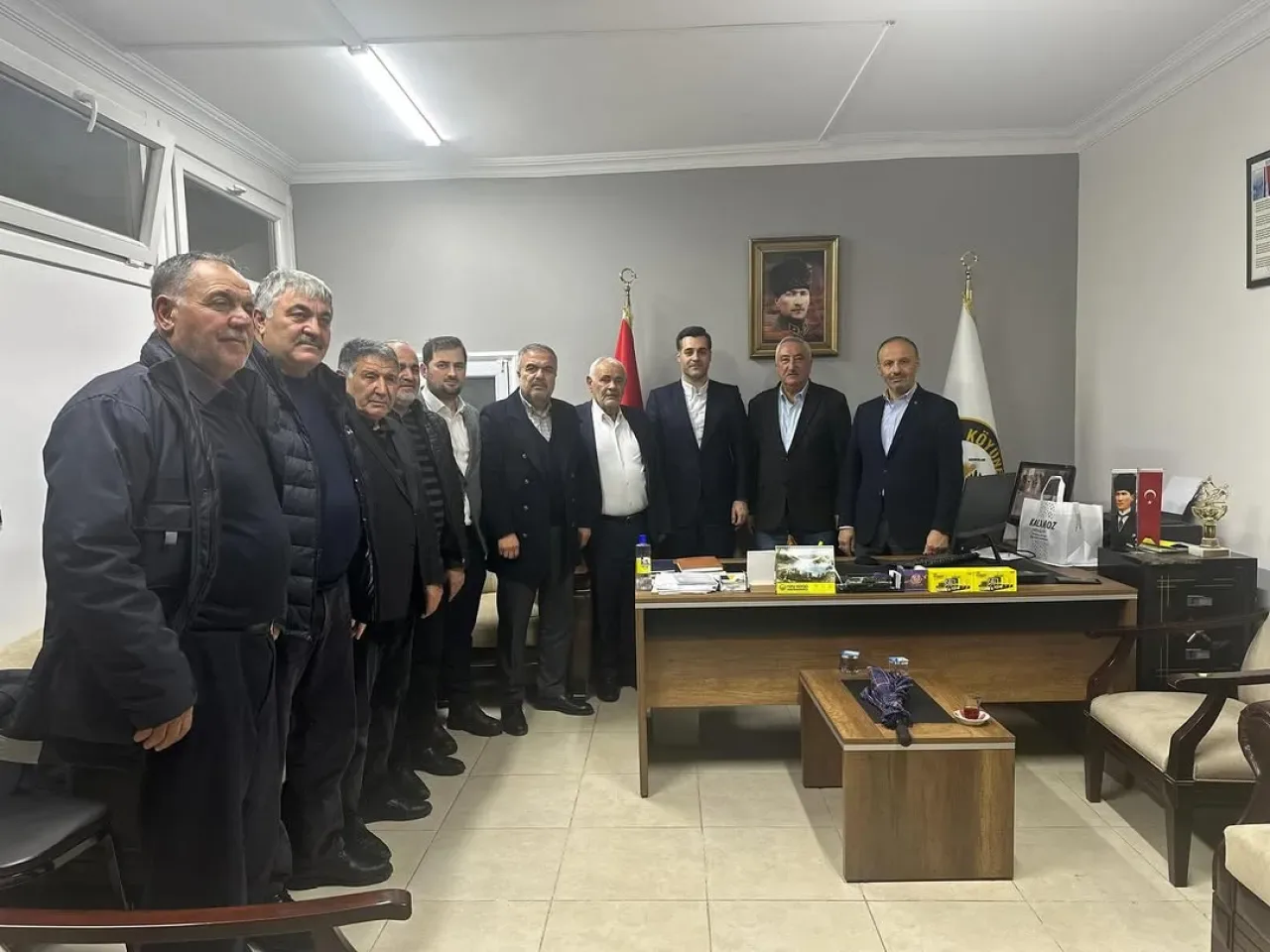 AK Parti Üsküdar İlçe Başkanı Taha Sarıcaoğlu, Elibüyük Vakfı'nda AK Parti Üsküdar İlçe Başkanı Taha Sarıcaoğlu, Elibüyük Vakfı'nda