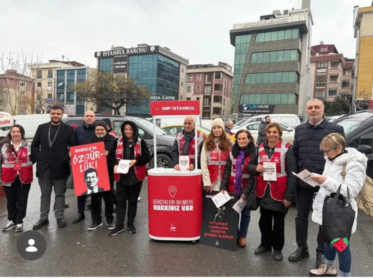 CHP'li Kadınlar Bakırköy'de Vatandaşın Nabzını Tutuyor CHP'li Kadınlar Bakırköy'de Vatandaşın Nabzını Tutuyor
