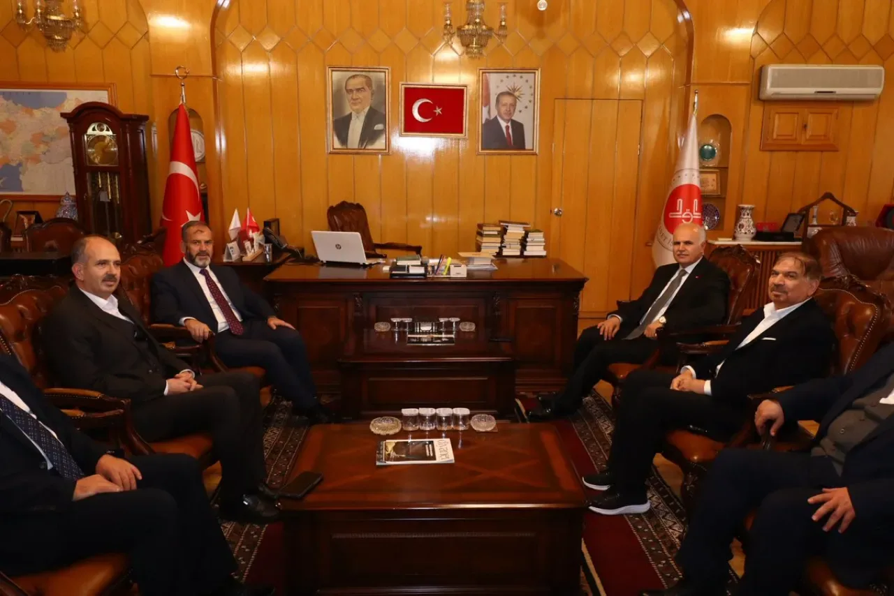 Diyanet Üst Düzey Ziyareti: Konya Müftülüğü'nde Önemli Görüşmeler Diyanet Üst Düzey Ziyareti: Konya Müftülüğü'nde Önemli Görüşmeler