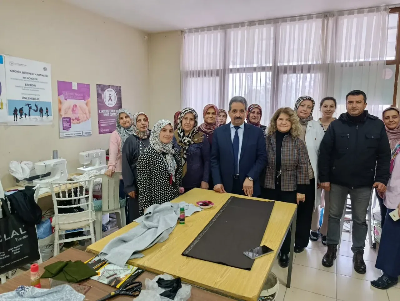 İznik'te Halk Eğitim Merkezi Kurslarına Tam Destek İznik'te Halk Eğitim Merkezi Kurslarına Tam Destek