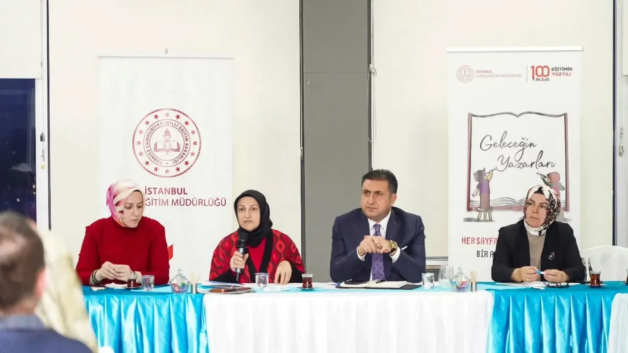 Adalar'da Geleceğin Yazarları Yetişiyor: Proje Süreç Toplantısı Gerçekleştirildi Adalar'da Geleceğin Yazarları Yetişiyor: Proje Süreç Toplantısı Gerçekleştirildi