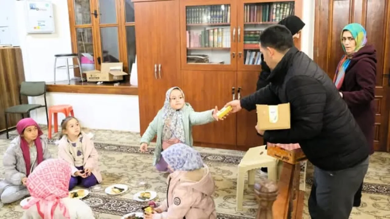 İbradı'da Regaip Kandili, Camilerde Huzur ve Birlik Duasıyla İhya Edildi İbradı'da Regaip Kandili, Camilerde Huzur ve Birlik Duasıyla İhya Edildi