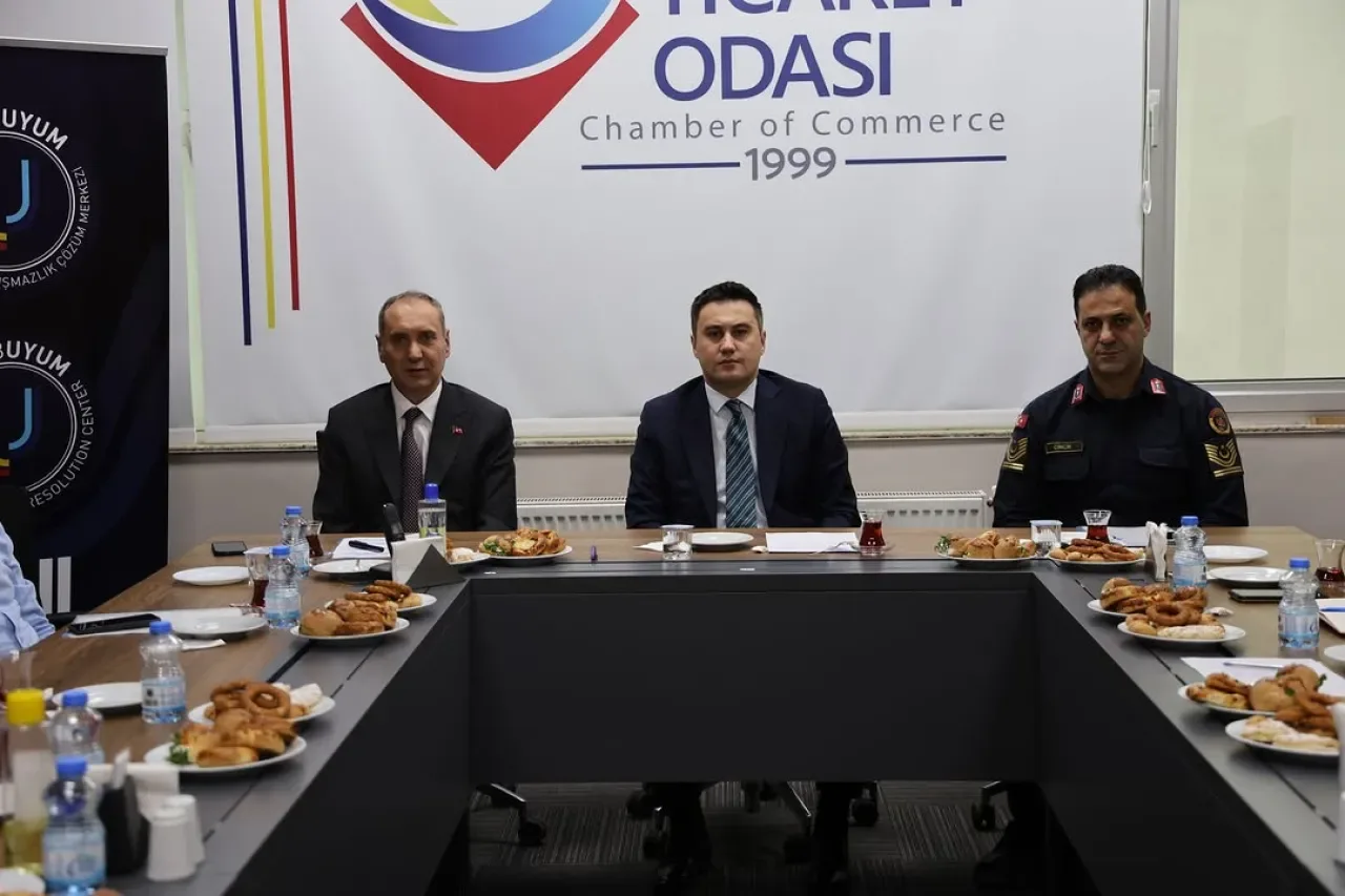 Körfez'de Ticaretin Nabzı: ADM İlçe Koordinasyon Kurulu Toplantısı Düzenlendi Körfez'de Ticaretin Nabzı: ADM İlçe Koordinasyon Kurulu Toplantısı Düzenlendi